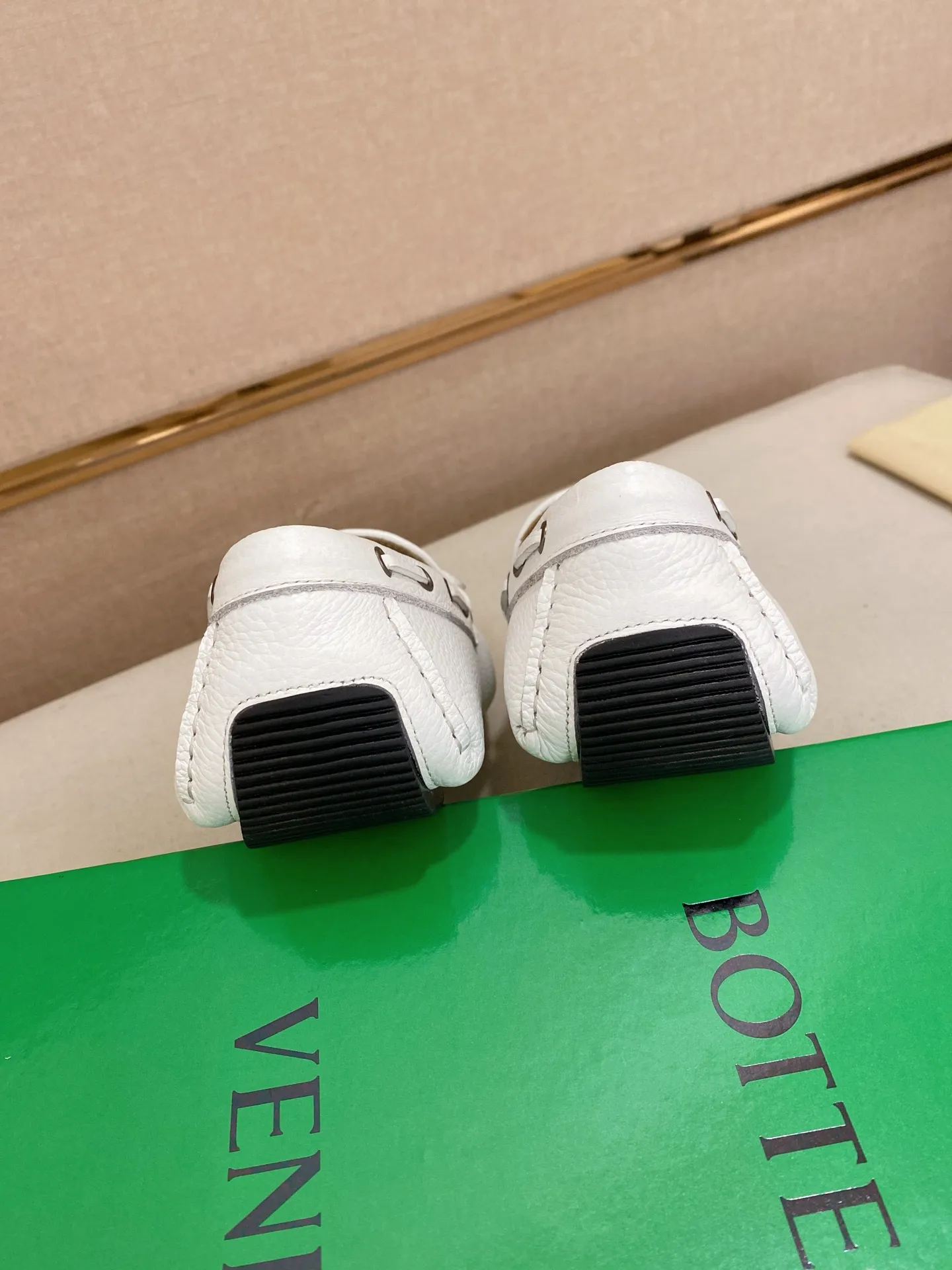 Men's shoes 💰 400💰 (Niu Li + Niu Pad) [BV] latest hot style‼ ️Casual men's shoes, uppers imported deer pattern first-layer cowhide ➕Full imported cowhide lining✔️Exquisite workmanship, excellent foot feel, special rubber soles✔️, cool and fashionable, the latest fashion, fashionable outsole, hurry up. Code number: 38-44 (can be customized to 37.45, non-refundable)